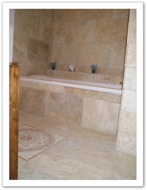 Sauna et baignoire dans la location